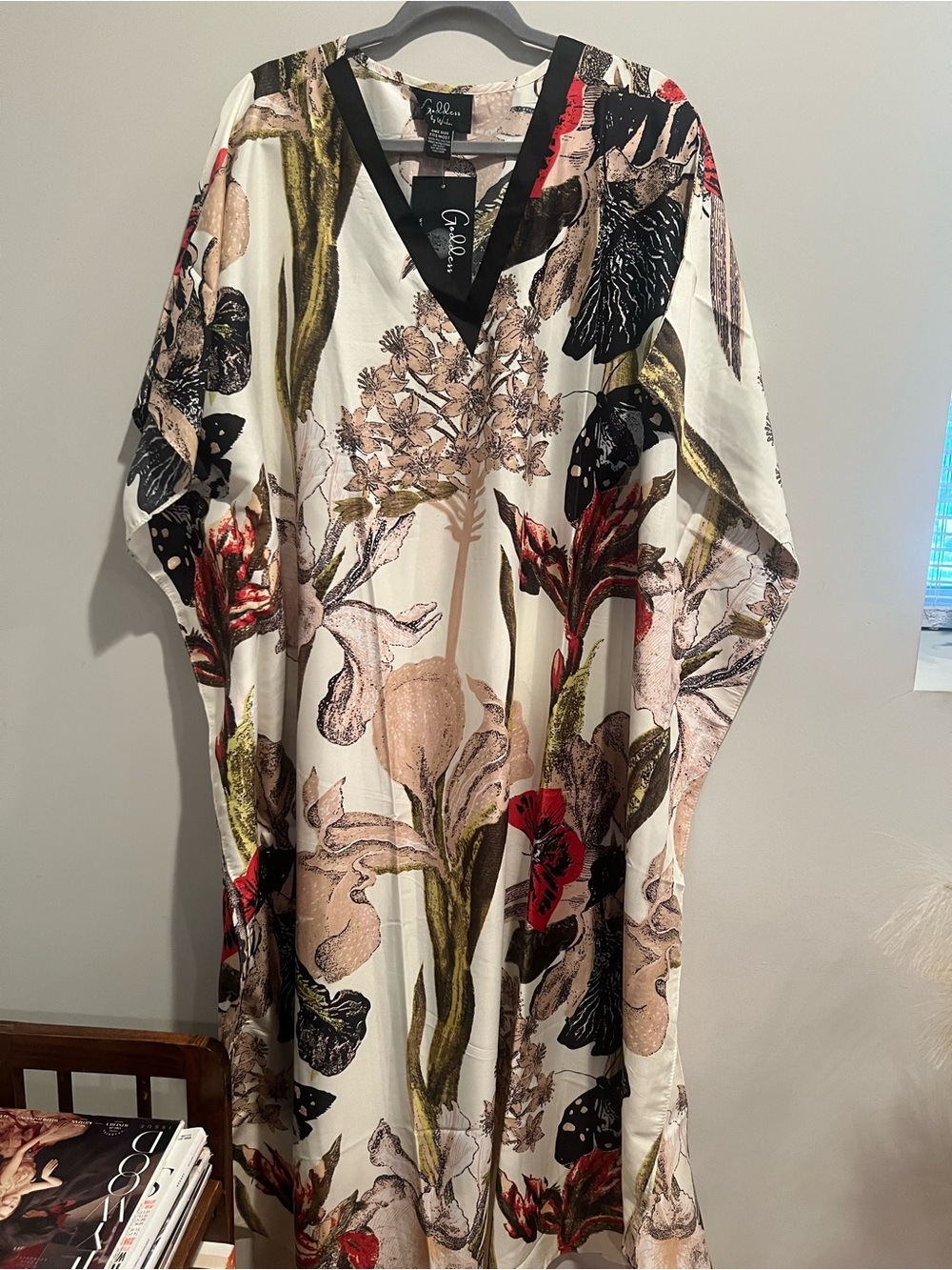 Relaxed Cream Floral Maxi Kaftan Dress with V-Neck